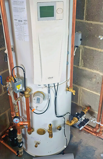 https://leedervillehotwater.com.au/uploads/2025/06/gas-hot-water-system-13675.jpg