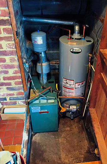 https://leedervillehotwater.com.au/uploads/2025/06/gas-hot-water-system-50310.jpg