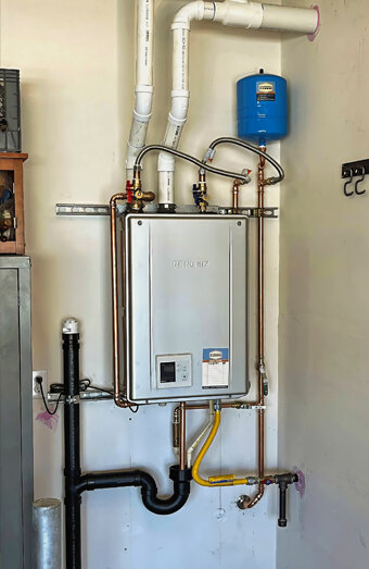 https://leedervillehotwater.com.au/uploads/2025/06/instant-hot-water-systems-98444.jpg